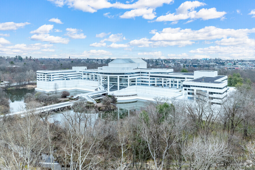 Primary Photo Of 800 Westchester Ave, Rye Brook Office For Lease