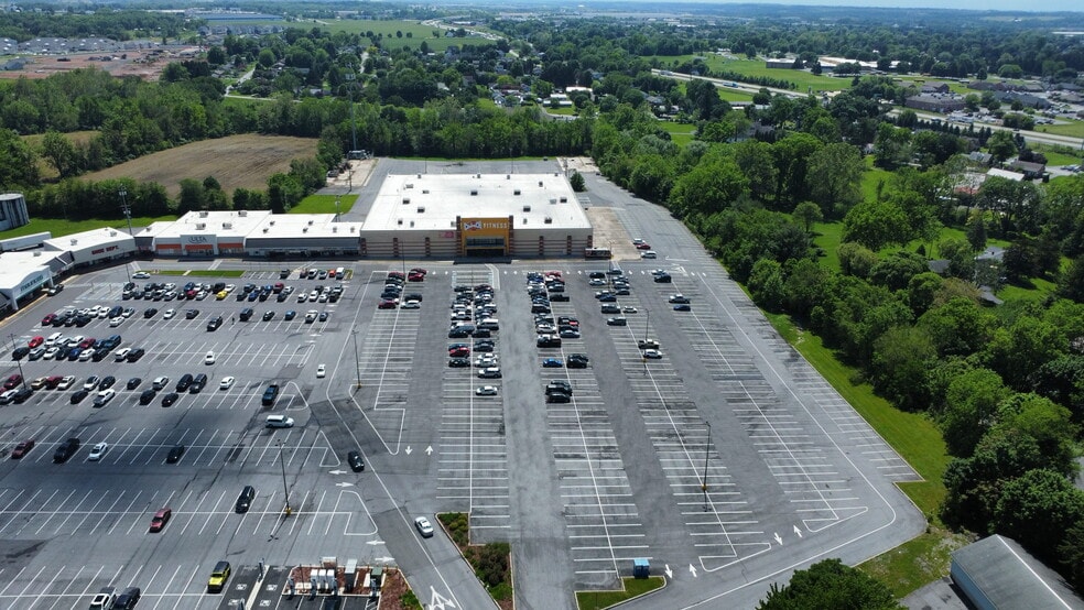 More Photos Of 1320 Lincoln Way E, Chambersburg Unknown For Lease
