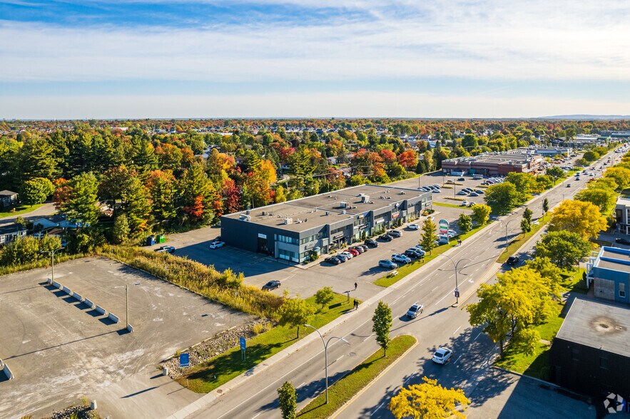 More Photos Of 25-31 Boul de la Seigneurie E, Blainville Office For Lease