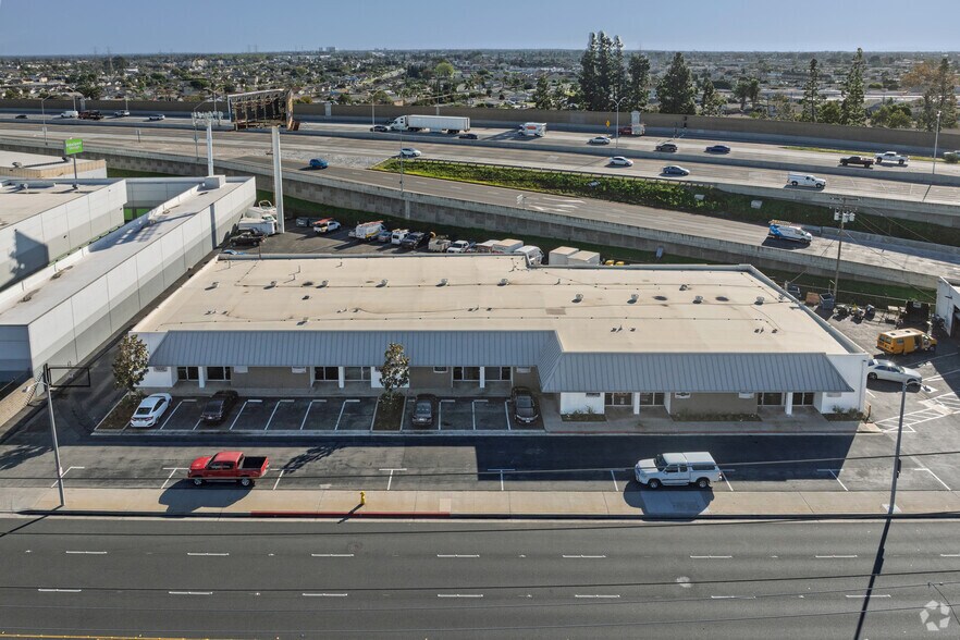 More Photos Of 7212-7256 Garden Grove Blvd, Westminster Warehouse For Lease