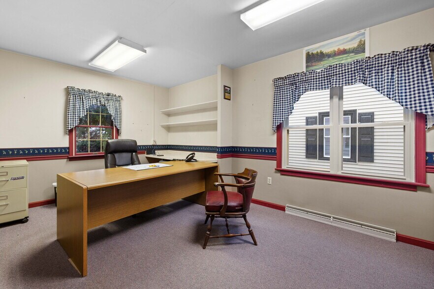 More Photos Of 521 N Derr Dr, Lewisburg Office Residential For Sale