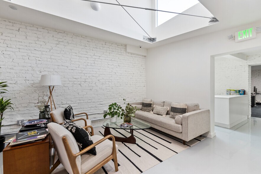 More Photos Of 11007 Venice Blvd, Los Angeles Storefront Retail Office For Sale