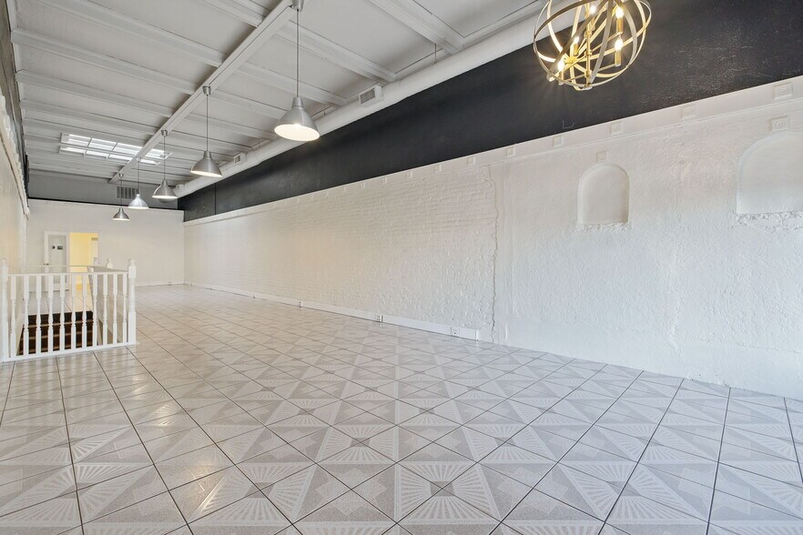 More Photos Of 143 E Tulare Ave, Tulare Storefront For Sale