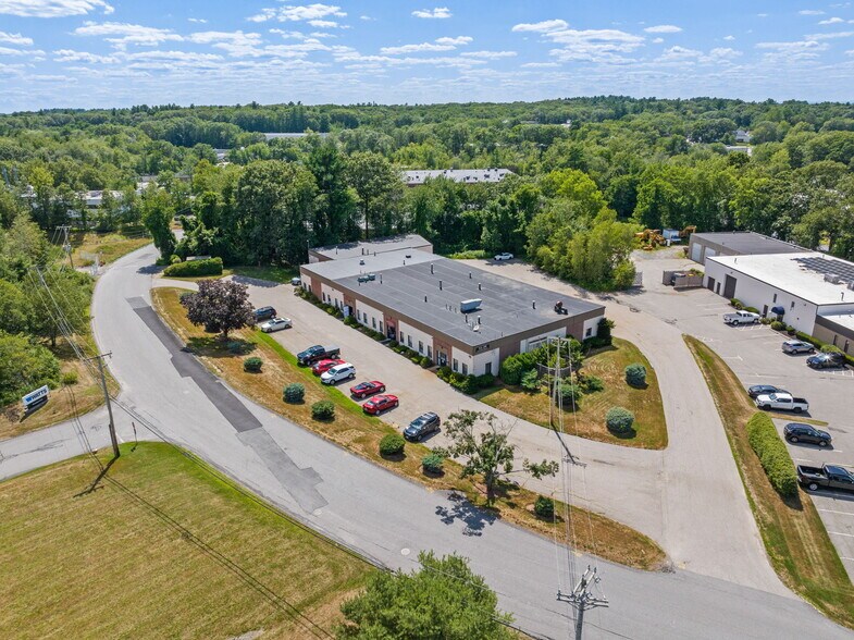 More Photos Of 31-39 Flagship Dr, North Andover Light Distribution For Lease