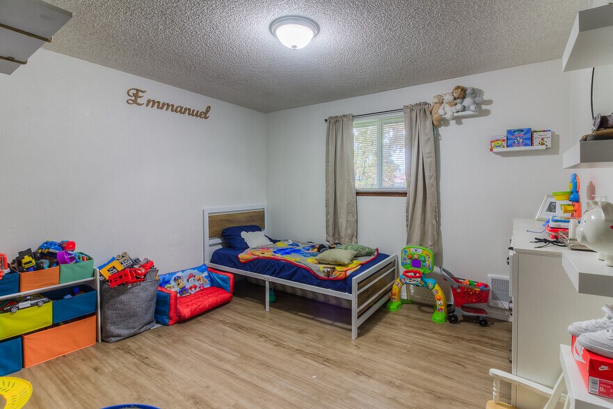 More Photos Of 1704 S 12th Ave, Yakima Apartments For Sale