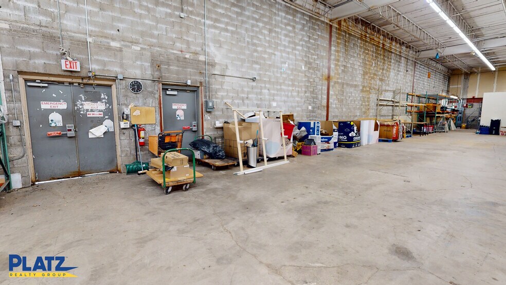 More Photos Of 4317-4341 Kirk Rd, Youngstown Storefront For Lease