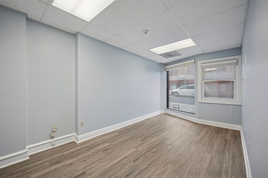 More Photos Of 2-4 S Easton Rd, Glenside Office Residential For Lease