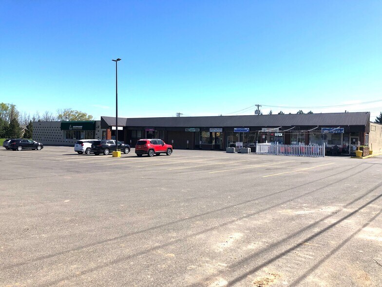 More Photos Of 610 N Greece Rd, Rochester Unknown For Lease