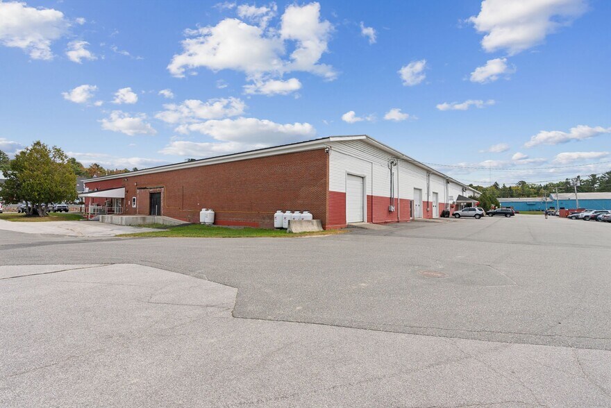 More Photos Of 248 State St, Ellsworth Department Store For Sale