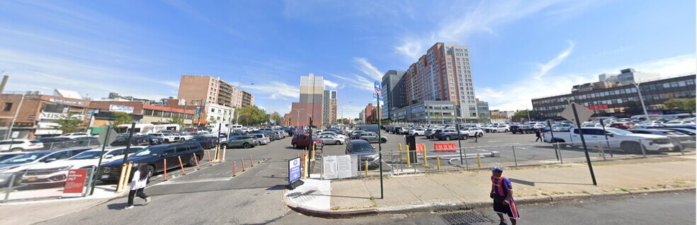 More Photos Of 14201 37th Ave, Flushing Medical For Lease