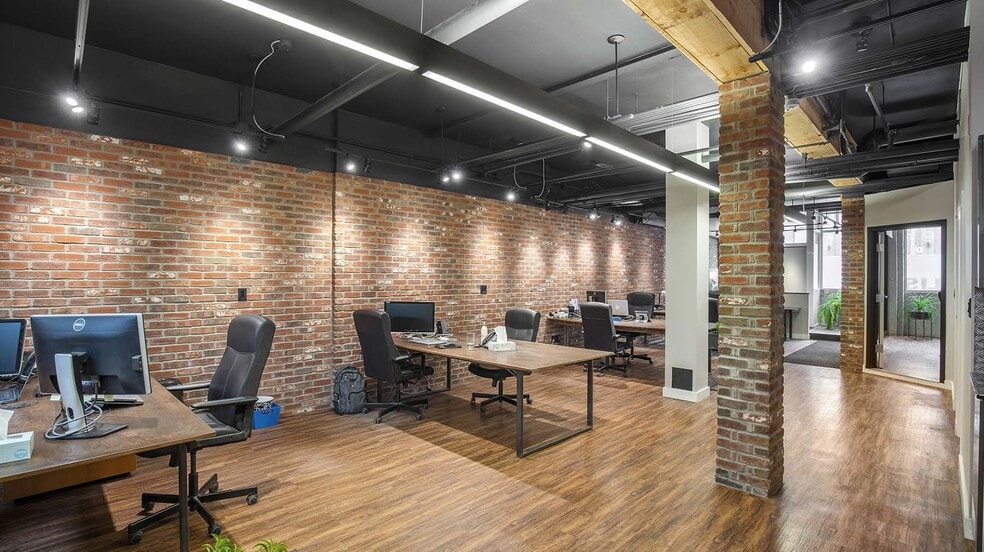 More Photos Of 80 Sherbourne St, Toronto Apartments For Sale