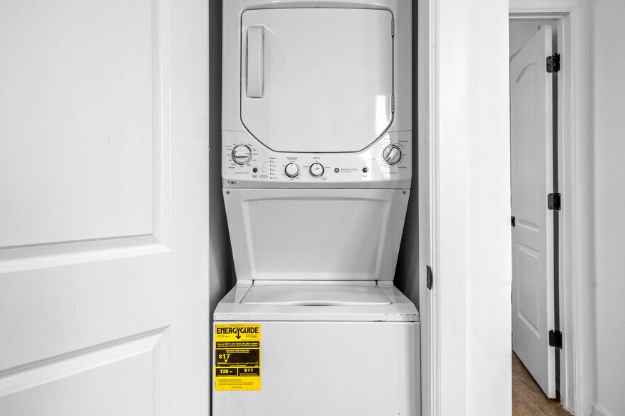 More Photos Of 2806 Rosewood St, Houston Multifamily For Sale