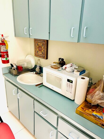 More Photos Of 8370 W Flagler St, Miami Medical For Lease