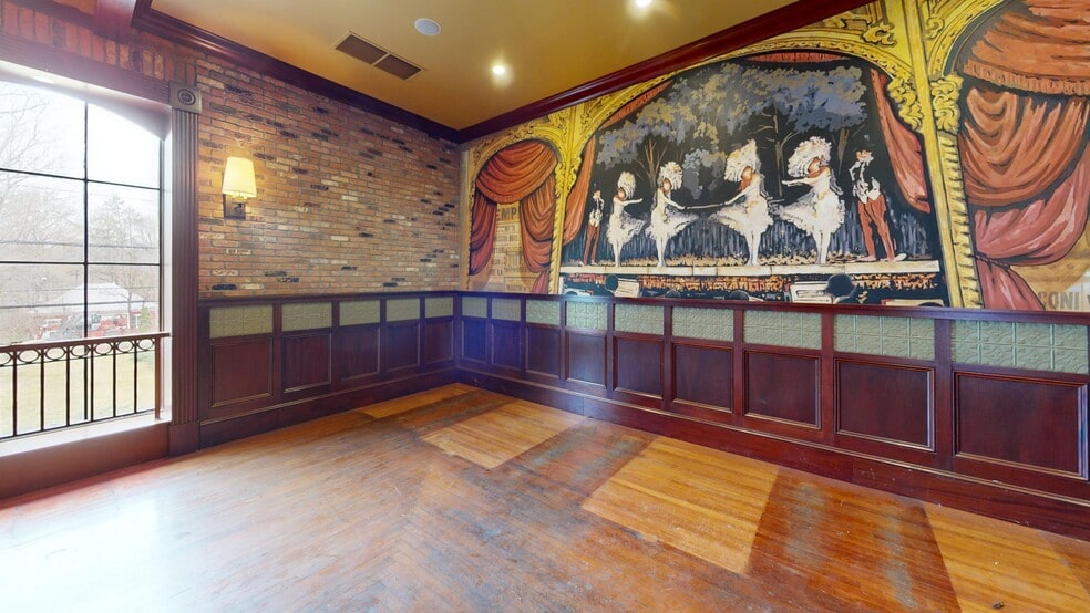 More Photos Of 16 N Chestnut St, New Paltz Freestanding For Lease