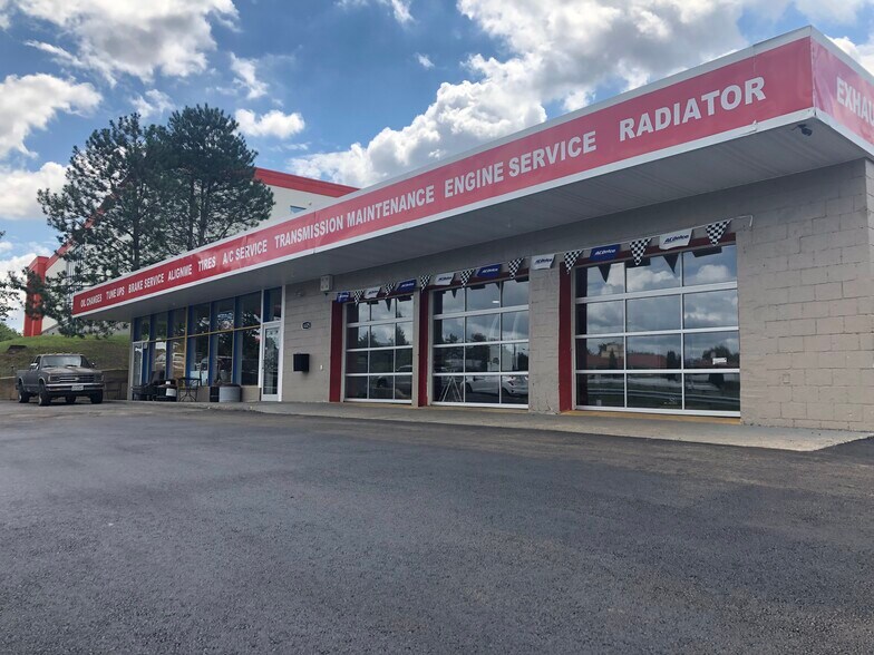 Primary Photo Of 6325 Arlington Blvd, Falls Church Freestanding For Lease