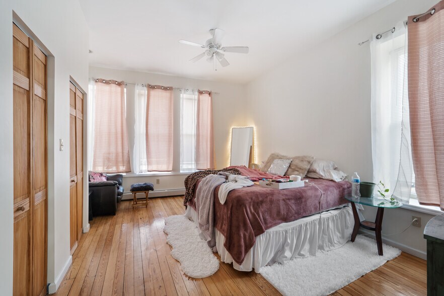 More Photos Of 200-202 W Main St, Monongahela Storefront Retail Residential For Sale