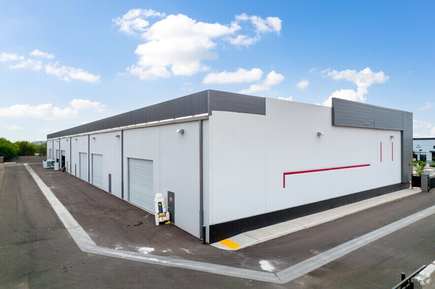 More Photos Of 1715 N Rosemont, Mesa Warehouse For Lease