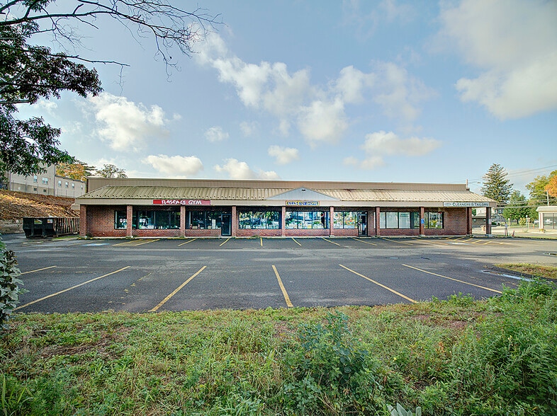 More Photos Of 1647 Whitney Ave, Hamden Bank For Lease