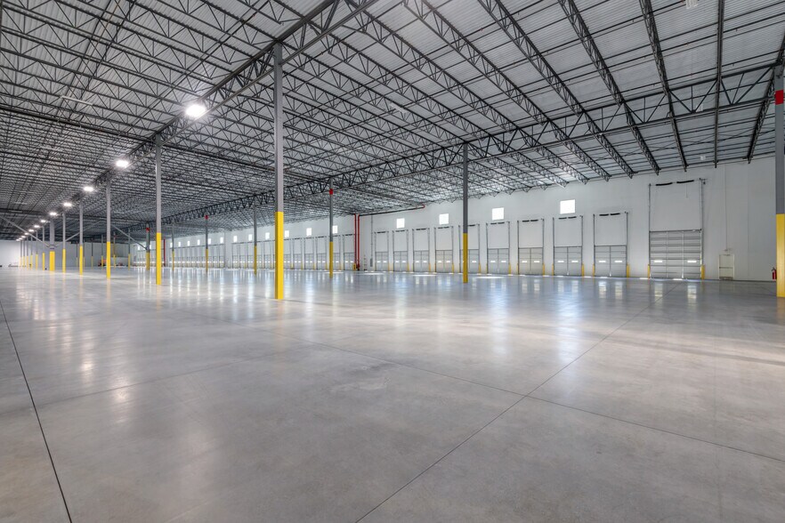 More Photos Of 190 SE North Salem Rd, Conyers Distribution For Lease