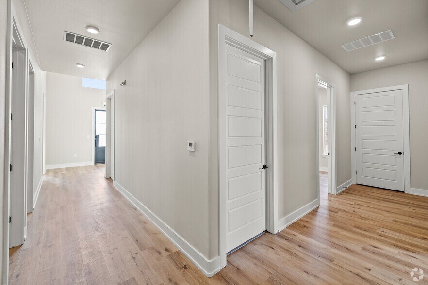 More Photos Of 3218 140th St, Lubbock Office For Sale