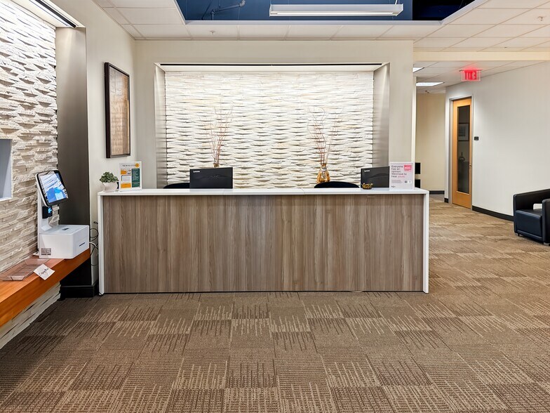 More Photos Of 11200 Broadway St, Pearland Coworking Space