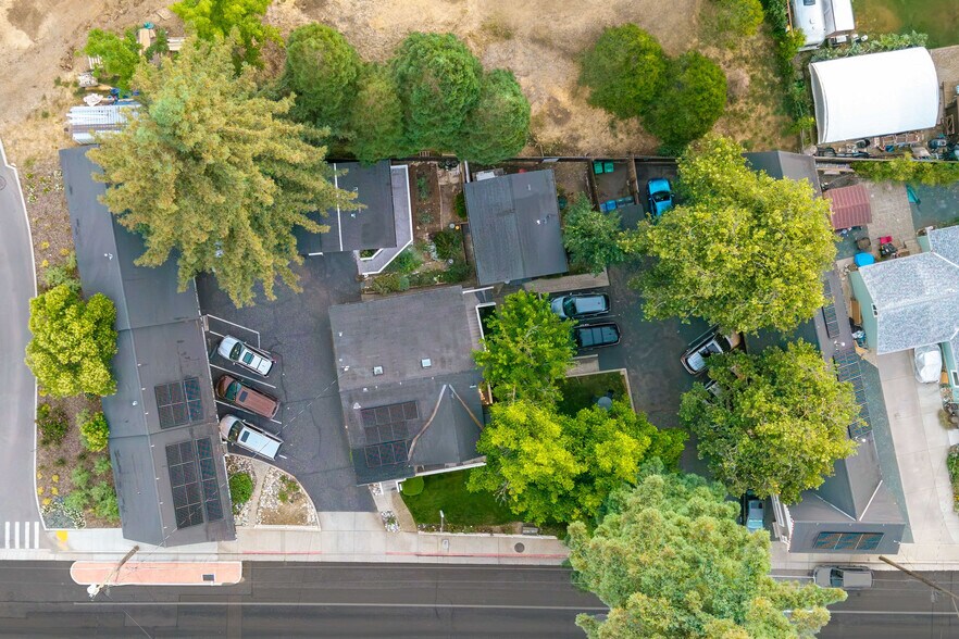 More Photos Of 816 W Main St, Grass Valley Hotel For Sale