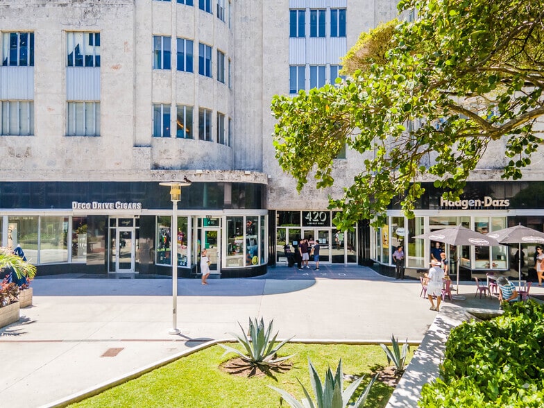 More Photos Of 420 Lincoln Rd, Miami Beach Loft Creative Space For Lease