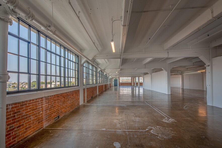 More Photos Of 1020-1090 N Capitol Ave, Indianapolis Loft Creative Space For Lease