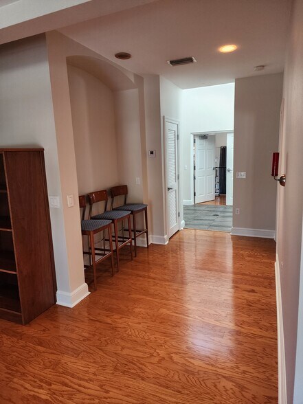 More Photos Of 3001 W Azeele St, Tampa Office For Lease