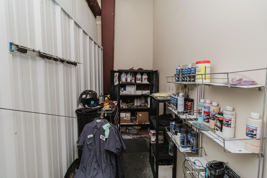 More Photos Of 3101 S Broadway St, Wichita Freestanding For Sale