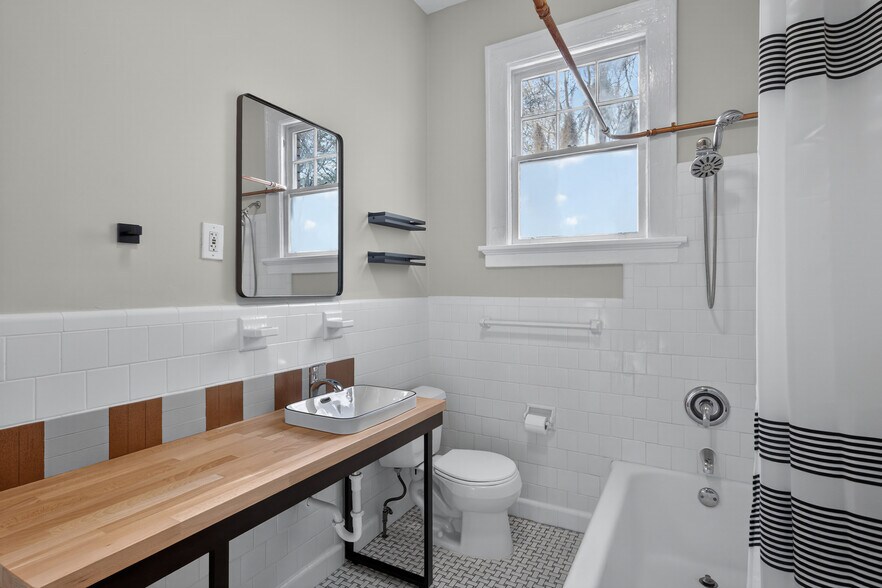 More Photos Of 923 E Park Ave, Savannah Apartments For Sale