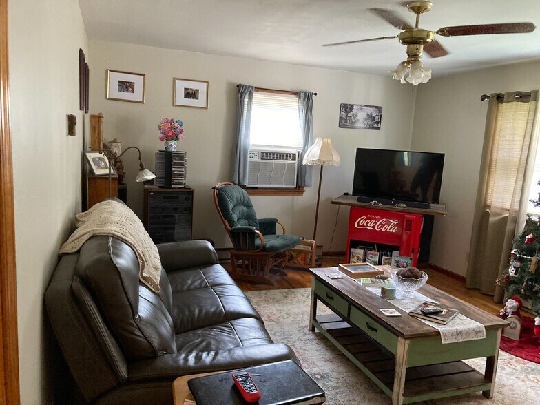 More Photos Of 22413 Highway C, Lawson Specialty For Sale