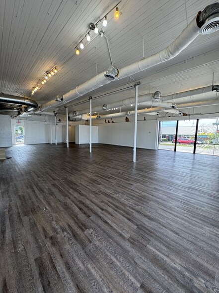 More Photos Of 115 S Goliad St, Rockwall Storefront Retail Office For Lease