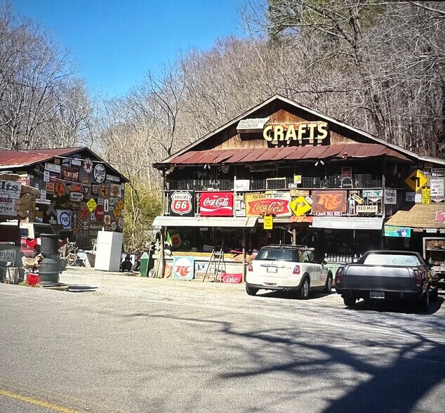 More Photos Of 2024 Powdermill Hill Rd, Lawrenceburg Storefront For Sale