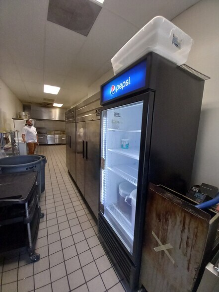 More Photos Of 641 N Main St, Corona Freestanding For Lease