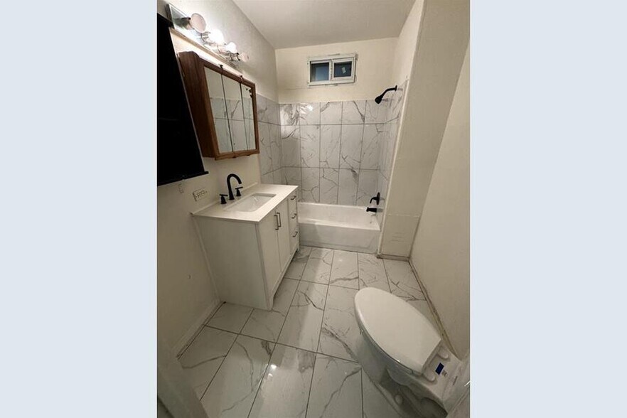 More Photos Of 204 Bowser St, Rockdale Office Residential For Sale