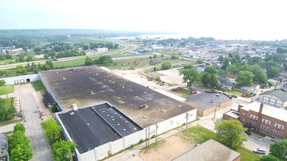 Primary Photo Of 103 N 12 St, Gladstone Warehouse For Sale