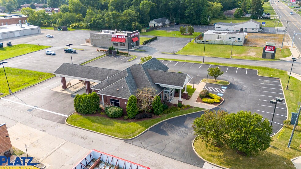 More Photos Of 101 S Canfield Niles Rd, Youngstown Bank For Lease