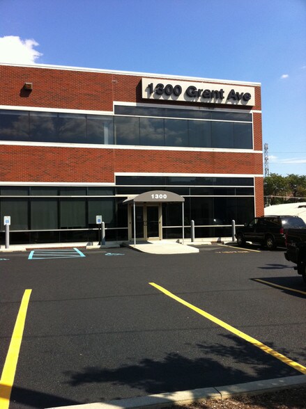 More Photos Of 1300 N Grant Ave, Wilmington Office For Sale