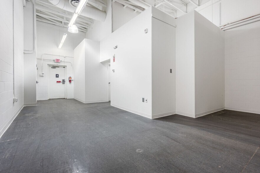 More Photos Of 612 N High St, Columbus Storefront Retail Office For Sale