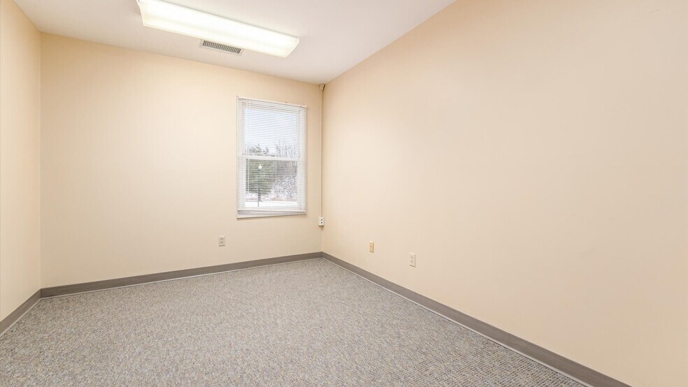 More Photos Of 172 S Friendship Dr, New Concord Medical For Sale
