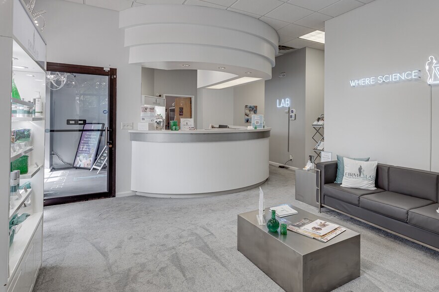 More Photos Of 102-112 Town Center Dr, Warren Office For Lease