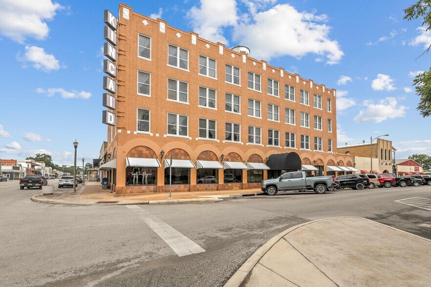 Primary Photo Of 104 E North St, Uvalde Apartments For Sale