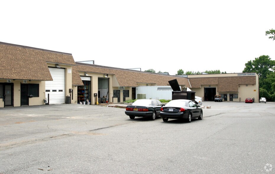 More Photos Of 8411 Old Marlboro Pike, Upper Marlboro Warehouse For Sale