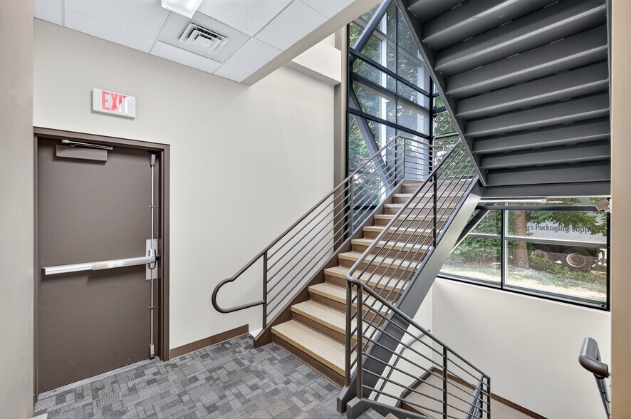 More Photos Of 2208 N Swing Ln, Liberty Lake Medical For Lease