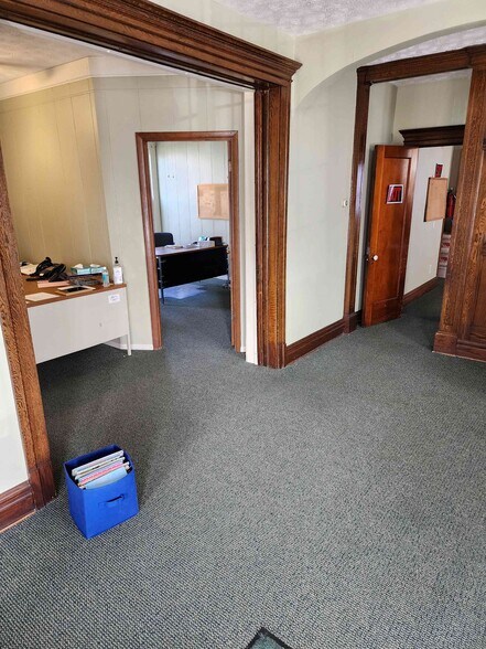 More Photos Of 255 W Main St, Saint Clairsville Office For Sale