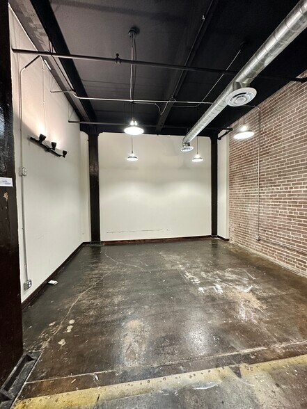 More Photos Of 101 Crawford St, Houston Office For Sale