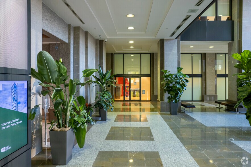 More Photos Of 1 City Centre Dr, Mississauga Office For Lease