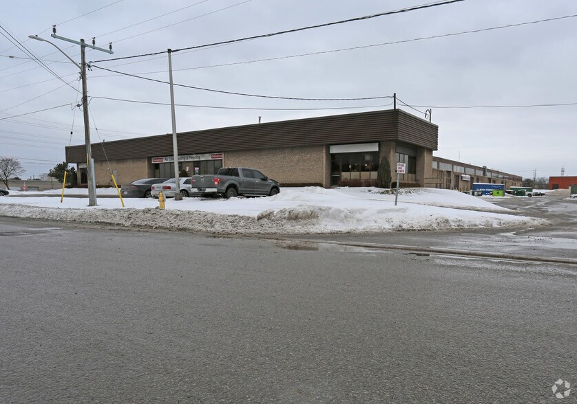 More Photos Of 963-979 Brock Rd, Pickering Flex For Lease