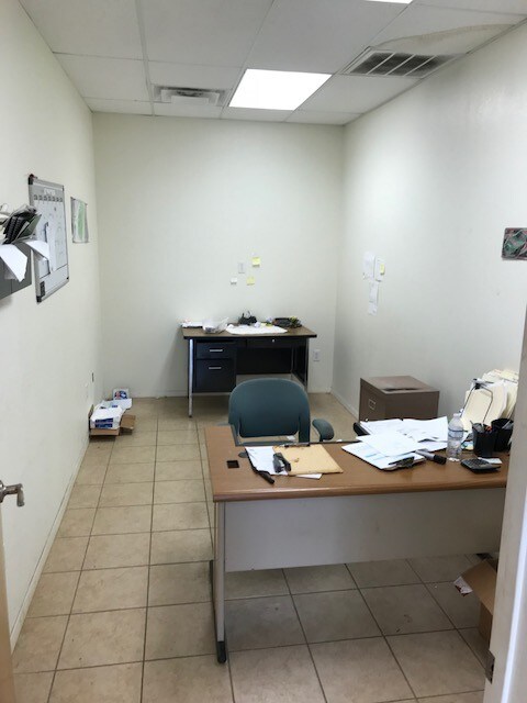 More Photos Of 1305 E Pecan Ave, McAllen Warehouse For Lease